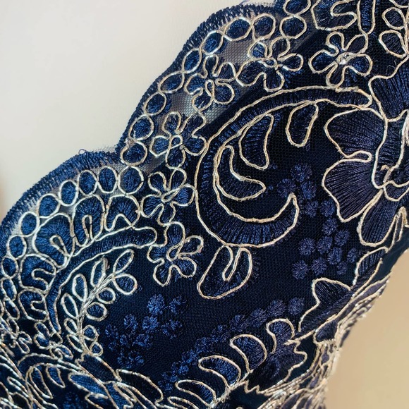 City Goddess London Embroidered Lace Midi Bardot Dip Hem Dress Formal Navy Sz 10 - Picture 9 of 15